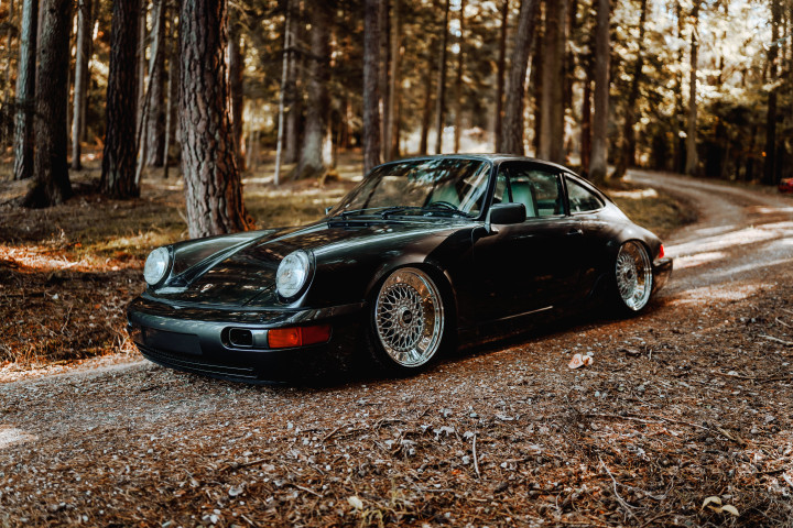 Making Porsche 964 perfection with an OEM+ twist
